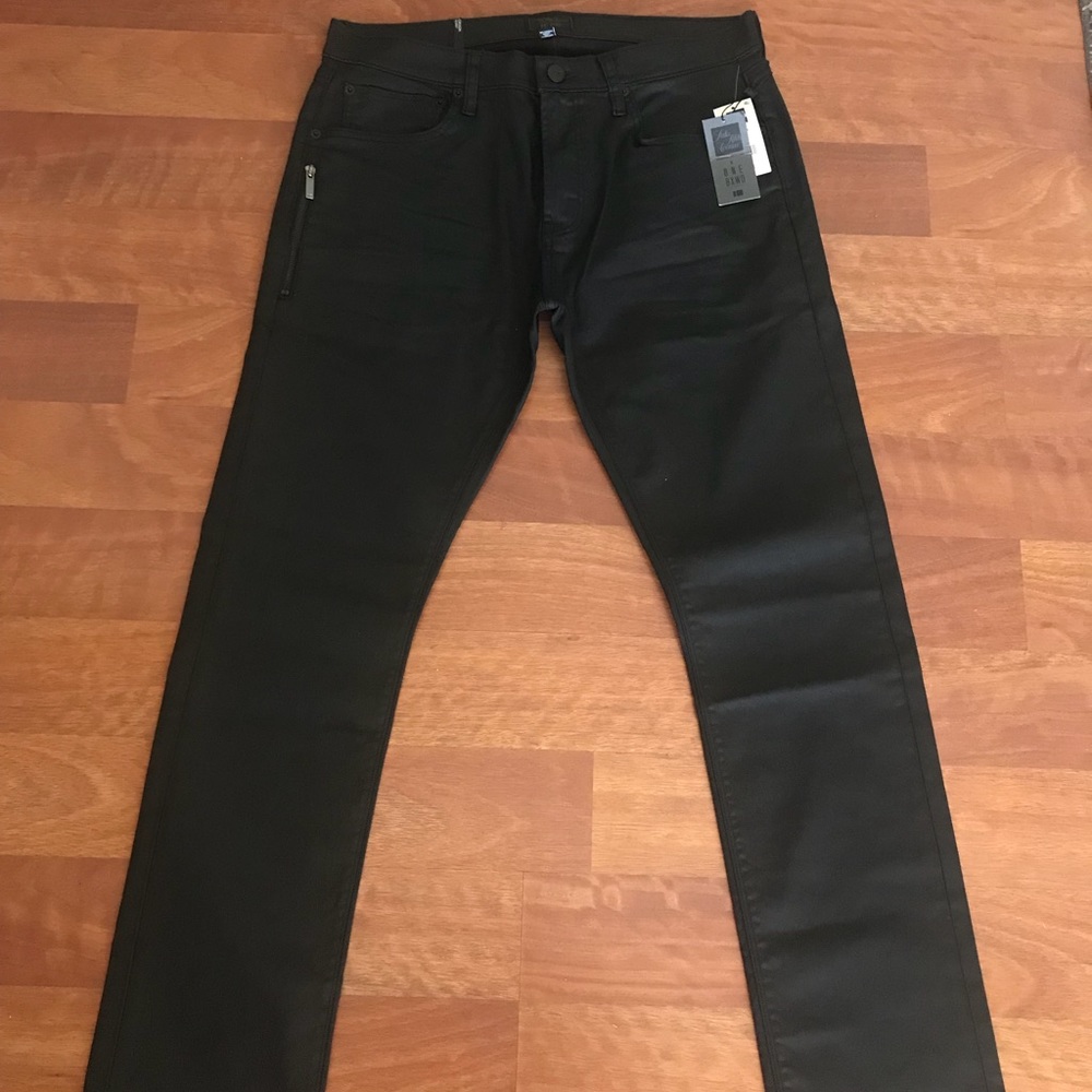 Saks Fifth Avenue Men’s black jeans 34x32 NWT